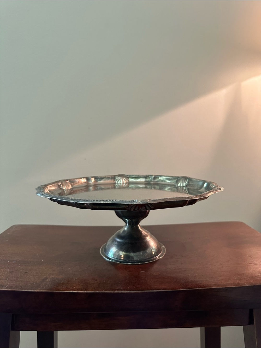 Silver tone • metal • cake stand • dessert stand